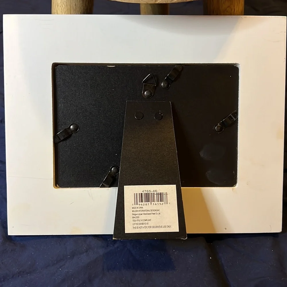 Picture frame - Picture 2 of 5